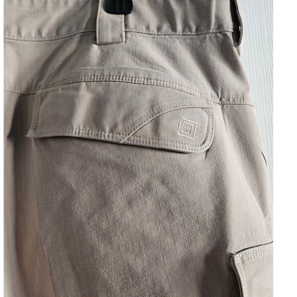 5.11 Tactical Series Cargo Pants Size 42x30 Beige RN109614 Stretch Waist**READ** - Picture 9 of 13